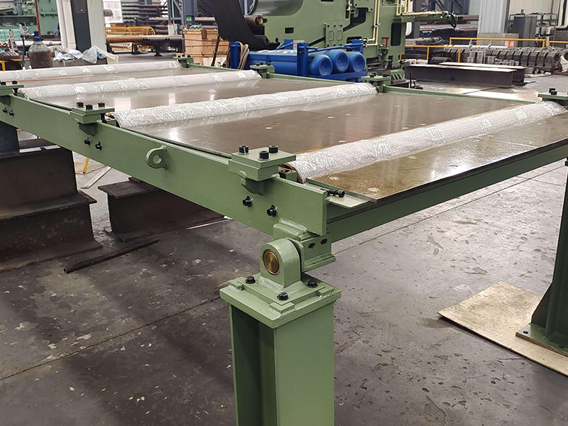 No2入口剪穿帶導(dǎo)板臺